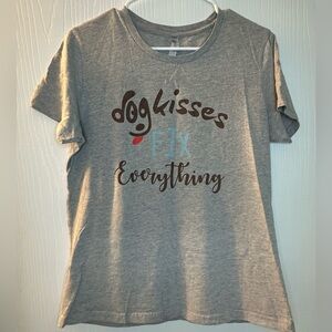 “Dog‎ Kisses Fix Everything” gray short sleeve casual tee shirt women’s